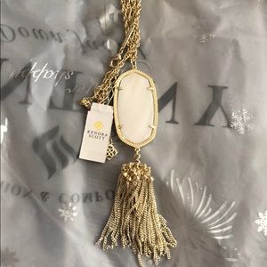Kendra Scott necklace